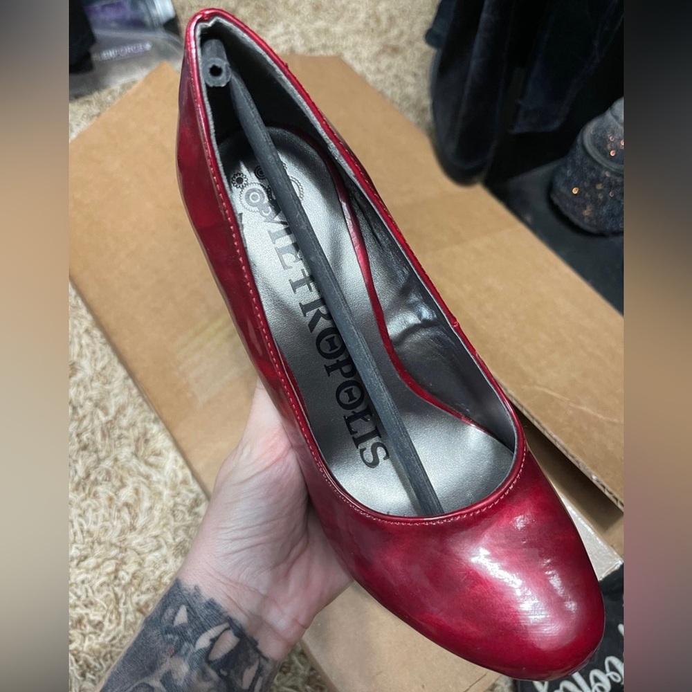 Predator Heels - Picture 2 of 9